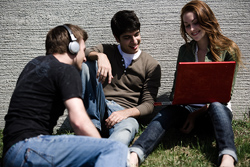 kids and laptop pic